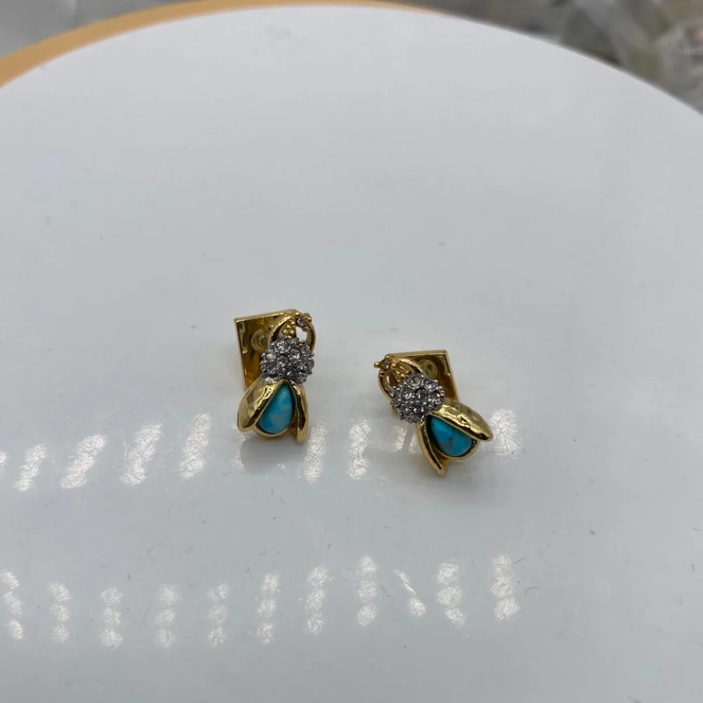 European and American Genius Designers Create Fashionable and Casual Little Bee Earrings