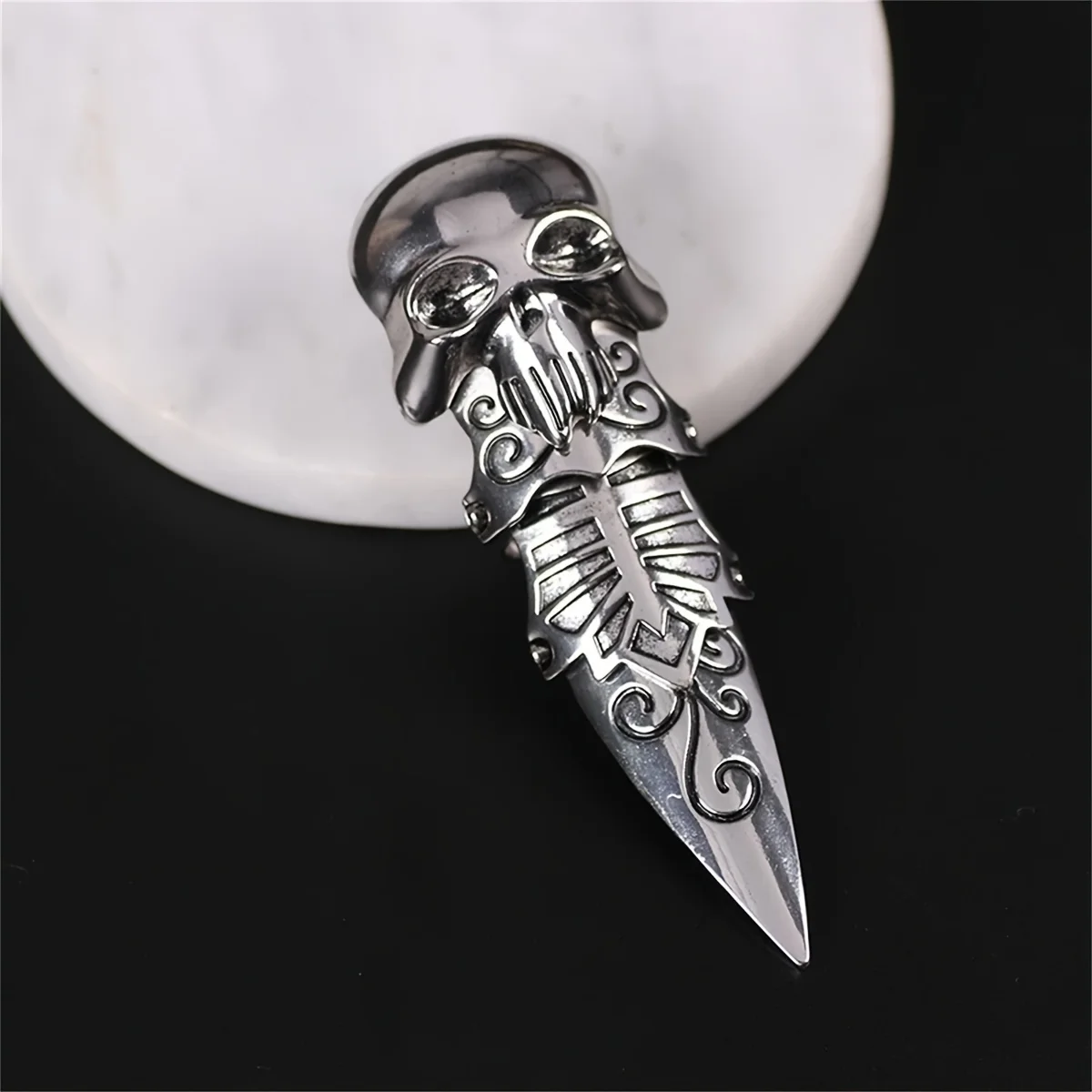 Retro Gothic Ring Skull Shaped Cool Object Joint Flexible Long Men\'s Ring Boyfriend Party Gift Punk Style Fashion Jewelry 2024