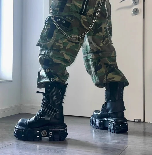 

2026 Novelty Metal Bullet Model Punk Boots Men/women Platform Dark Knight Boots Leather 8Cm Tank Thick Soled Motorcycle Boots