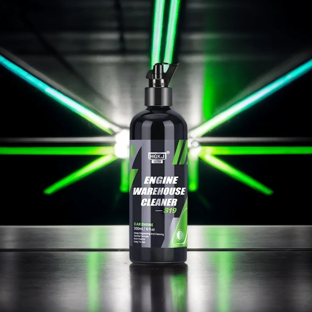 

Engine Bay Cleaner - Heavy Duty Degreaser for Oil & Dust Decontamination with Shine Protection