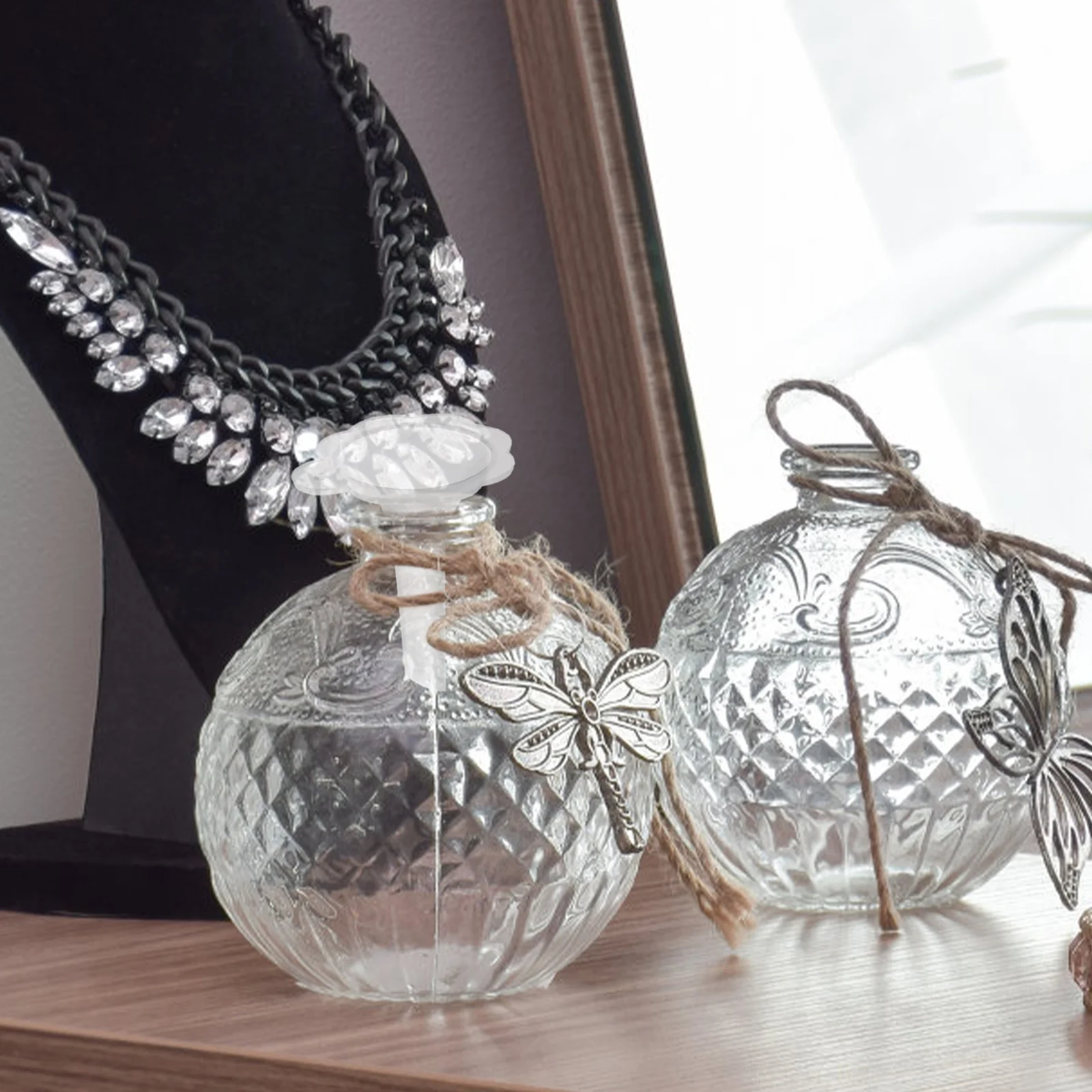 

100Pcs Mini Clear Funnels Precise Pouring Durable PP Material Multi-Functional for Perfume Cosmetics Small Bottles