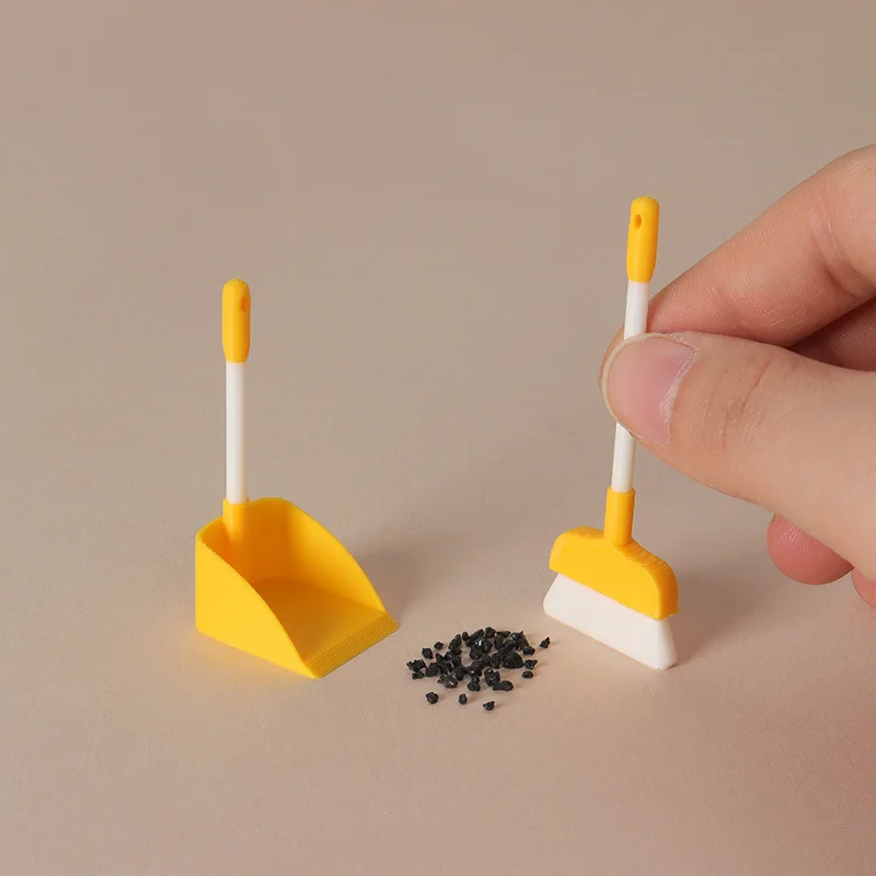 

1:12 Scale Dollhouse Miniature Cleaning Tool Set, Mini Broom & Dustpan Model, Pretend Play Accessory&Diorama Scene Prop for BJD