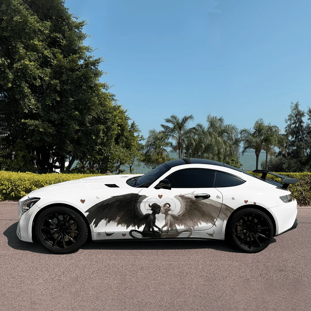

Черно-белые ангелы, обнимающие боковую наклейку автомобиля, декор, водонепроницаемая, устойчивая к царапинам наклейка из ПВХ, защита автомобиля, автоаксессуары в подарок