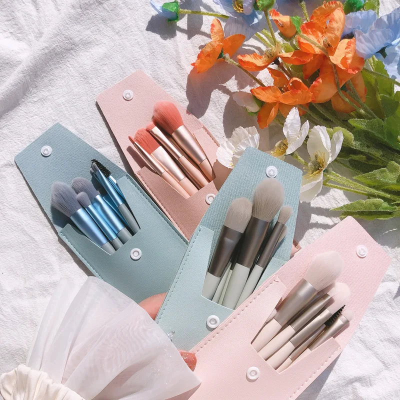 Mini 8-piece makeup brush set