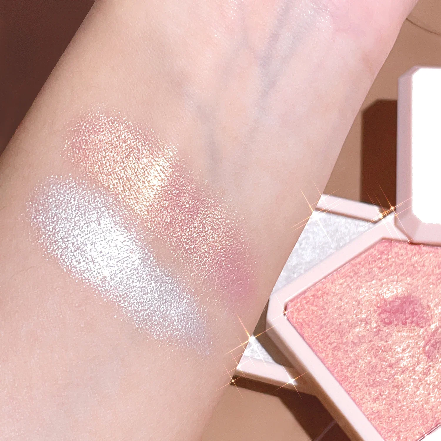 لوحة تسليط الضوء على الوجهين والكونتور - تألق غير لامع مشع لنحت الوجه المثالي