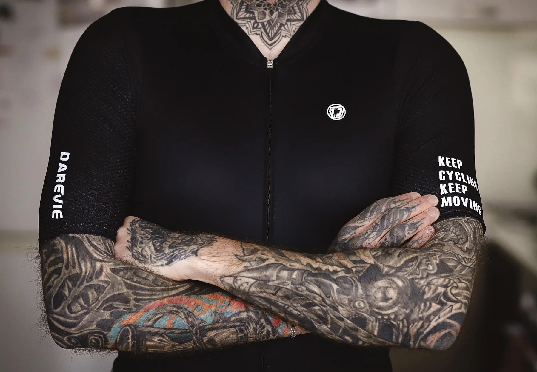 DAREVIE Radtrikot, kleine Größe, LSF 50+, Herren- und Damen-Radtrikot, modisches Fahrradtrikot, Pro Team, hochwertiges Radtrikot – Detail 12