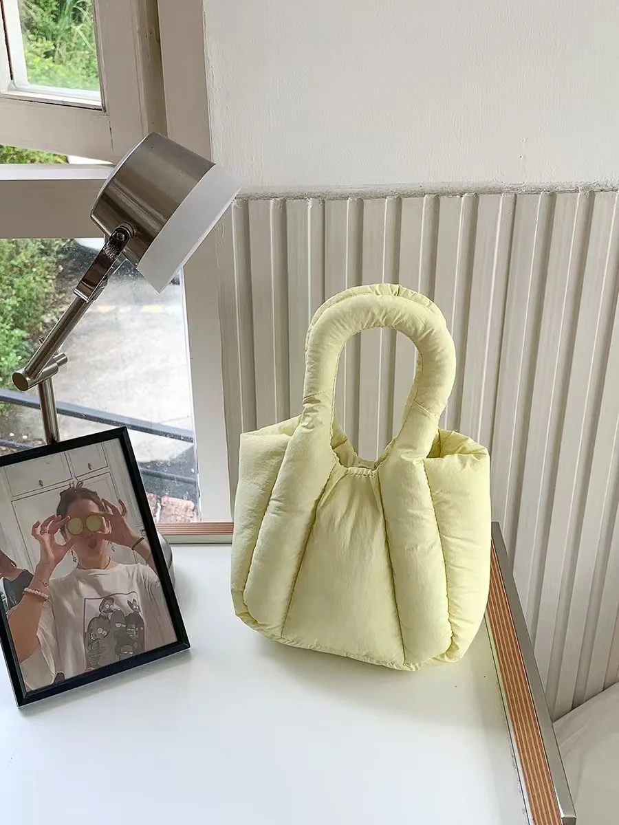 Bolso cuadrado pequeño, lindo y suave bolso de cadena exquisito y versátil bolso cruzado personalizado y moderno bolso de viaje bolso de regalo para niña linda nuevo diseño de nicho de estilo coreano bolso nube bolso