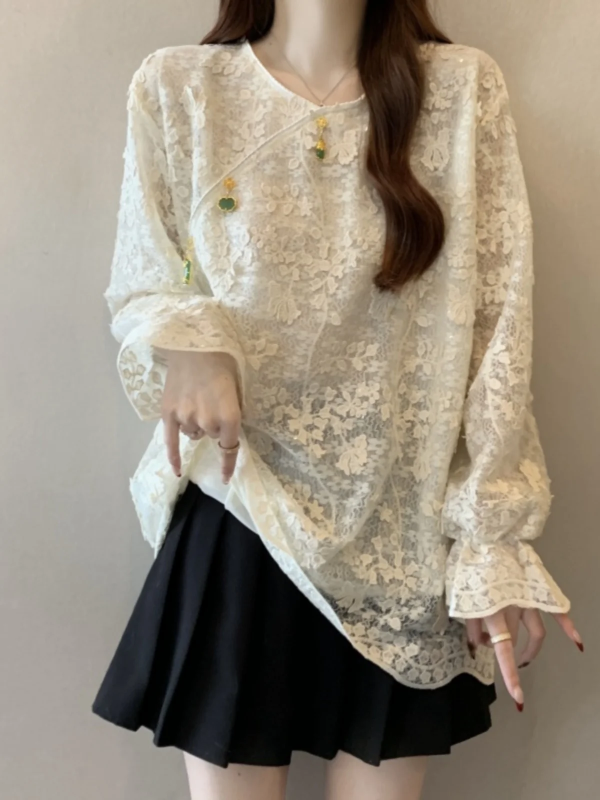 

Retro Style Long Sleeve Lace Hook Flower Women's Base Shirt Spring Autumn plus Size Bell Bottom Light Luxury Top