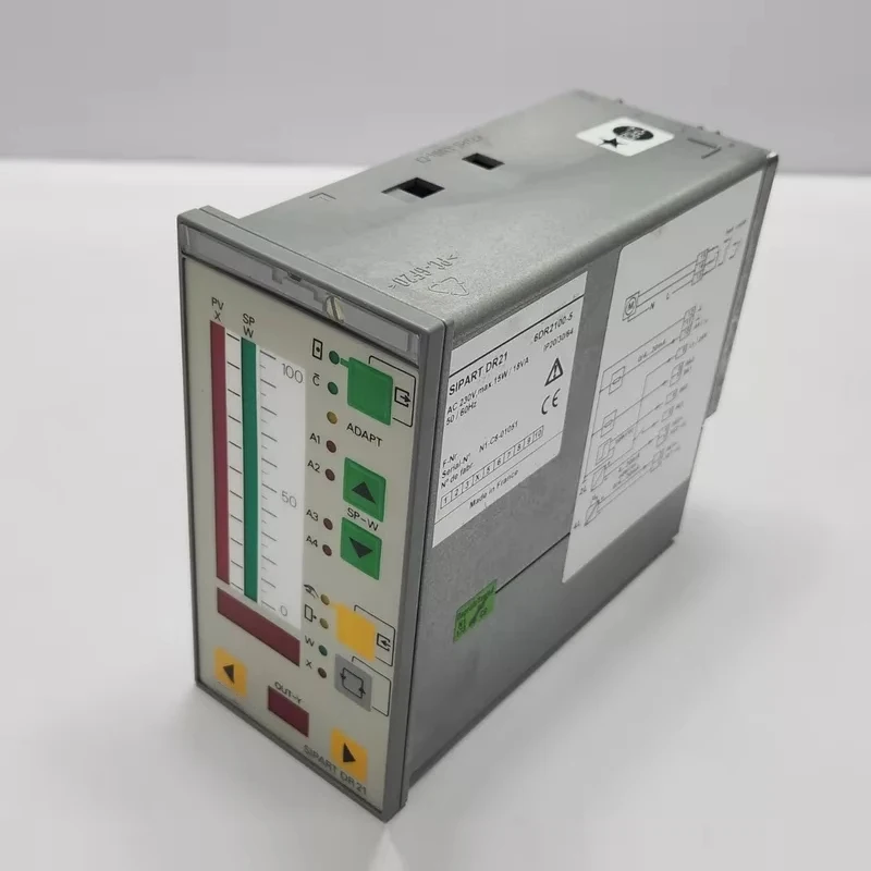 New 6DR2100-4DR22 Process Controller 72mm * 144mm 2 Digital Input and Output Voltage UC24V