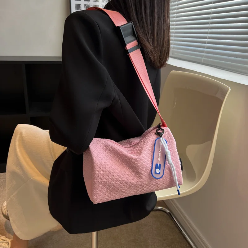 2023 New Fashion Crossbody Bag Wide Shoulder Strap High Quality Female Postman Bag Designer Pillow Small Handbag