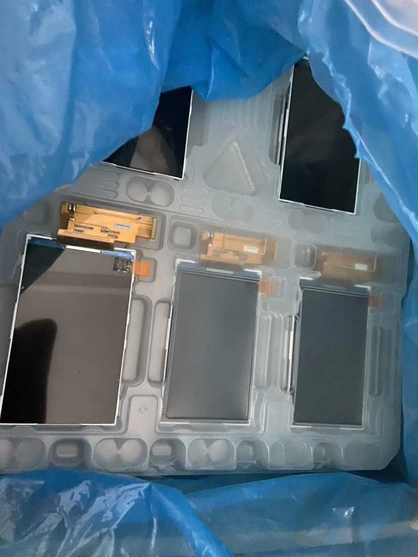 Módulo LCD de 4,1 pulgadas 480 × 800 330 1000:1 80/80/80/80 LT041MDM6200