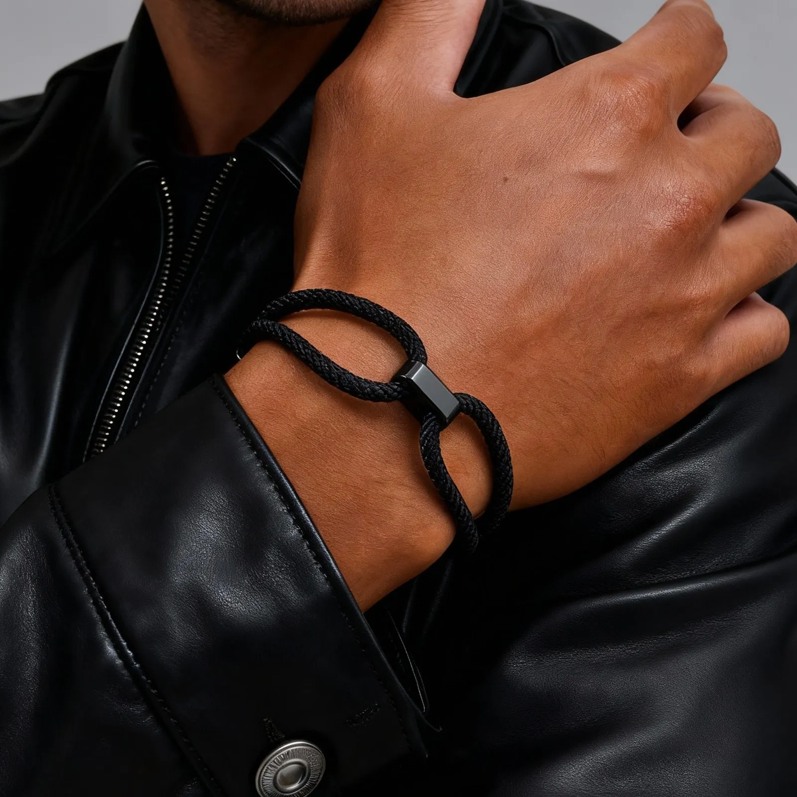 

Браслет из черного миланского плетения для мужчин и женщин, регулируемый браслет из нержавеющей стали, персонализированный ювелирный подарок