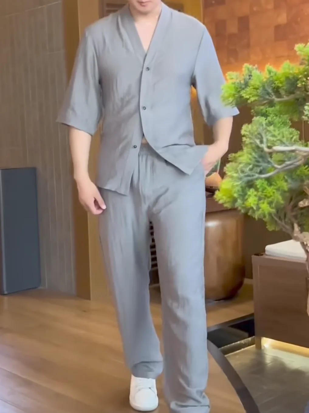 

Летний мужской новый тонкий комплект из двух предметов: шорты и длинные брюки. Модный, стильный, премиальный, повседневный спортивный костюм для молодежи.