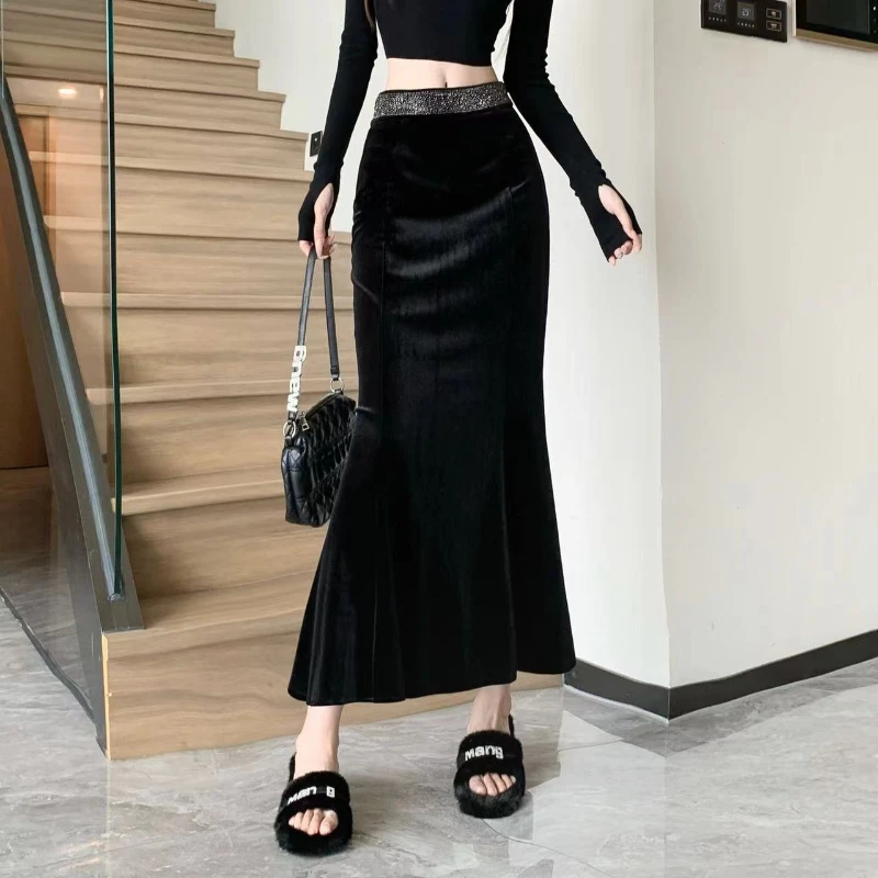 

Black High-end Velvet Skirt Women's Long Autumn and Winter Hot Diamond High-waisted A-word Slim-fit Hip-wrapped Fishtail Skirt