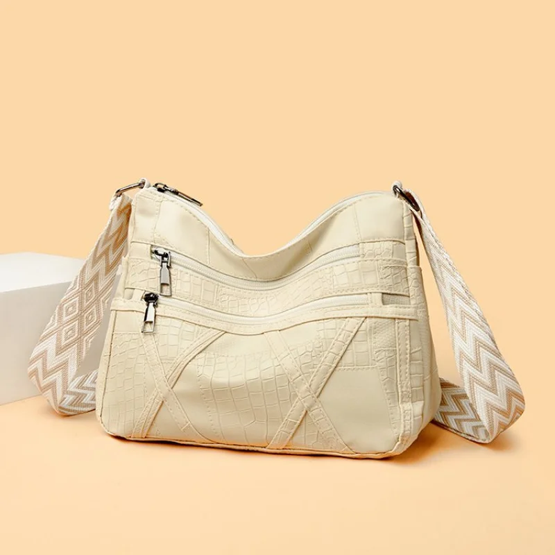 

Модная женская сумка с элегантными кожаными деталями, популярный стиль от известного дизайнера для особых случаев