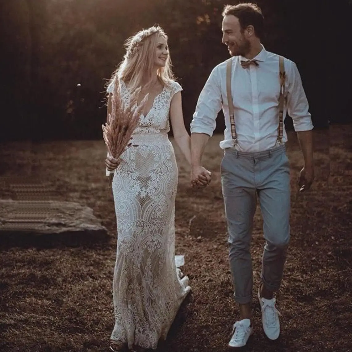 Gothic Hippie Lace Country Wedding Dress Fall V Neck Cap Sleeves Bohemian Vintage Bridal Gowns Sweep Train Backless Mermaid