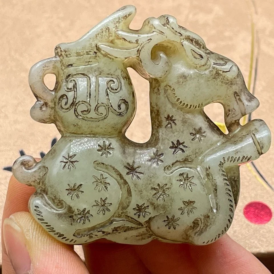 

Ming and Qing artifacts, old objects, Han Dynasty antique Dong old jade handle small deer pendant