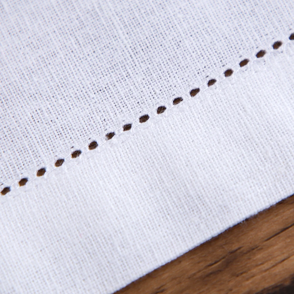 Boże Narodzenie Monogram i nazwa Familiy haftowana serwetka, podkładka, Hemstitch, bawełna + len, dekoracja stołu