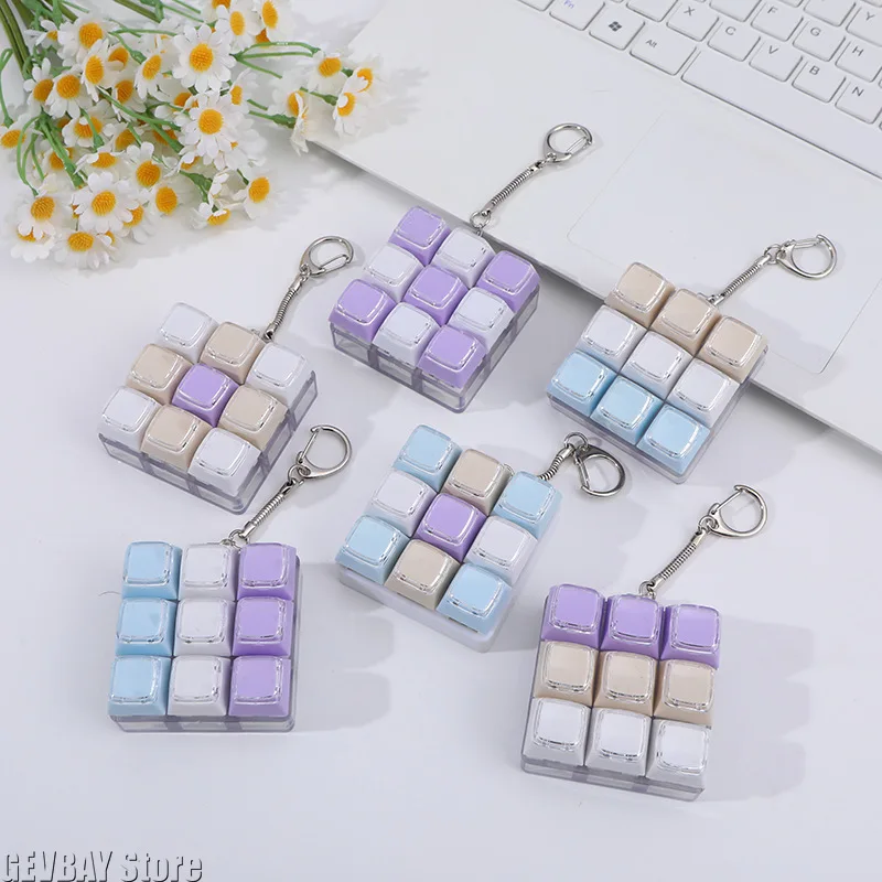 9 Keys Random Color Mechanical Keychain - Cute Creative Stress Relief Toy Key Pendant Gift