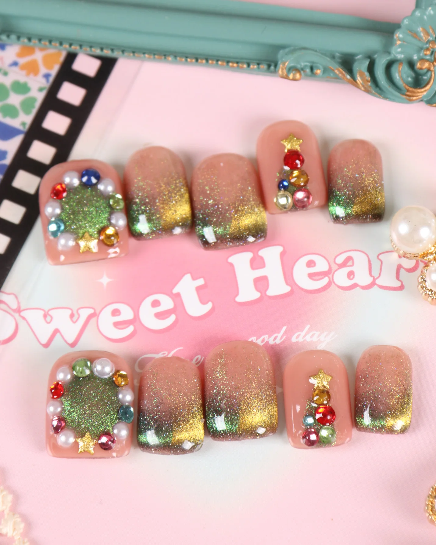 

10Pcs Press on Nails Short Christmas Nail Green Christmas Tree Star Fake Nails Includes 1 Sheet Adhesive Tabs & 1 Pc Mini File