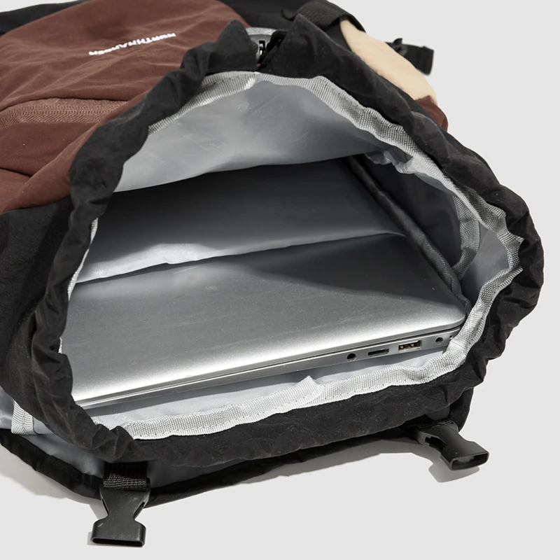 حقيبة ظهر مضادة للماء للمشي لمسافات طويلة في الكلية - حقيبة رحلات خفيفة الوزن مع أشرطة كتف مزدوجة للرياضات الخارجية واستخدام الحرم الجامعي