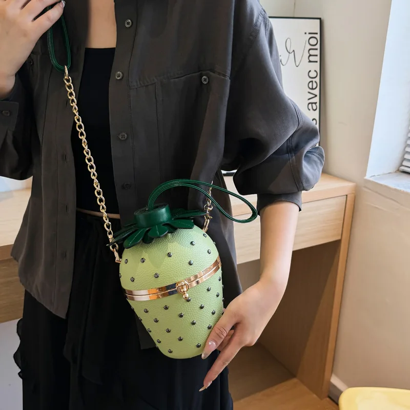 Fashionable Evening Bags for Women 2024 Trend Rivet Pearl Cute Handbag Small Bucket Crossbody Bag Party Strawberry Shoulder Bag