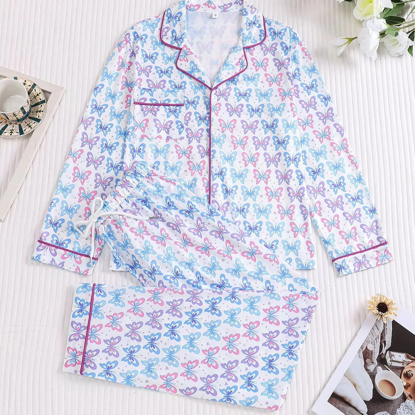 

Elegant Women's Pajama Set with Serene Blue Purple Butterfly Print Cozy Long Sleeve Loungewear Two-Piece Sleepwear