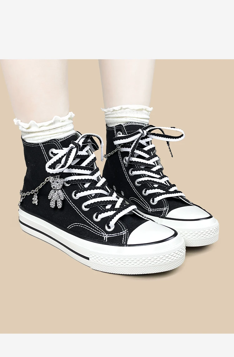 Amy und Michael Kawaii Bären-Charms Damen-Sneaker Niedliche Mädchen-Studenten High-Top Freizeit-Leinenschuhe Modische Teenager-Skateschuhe – Detail 6