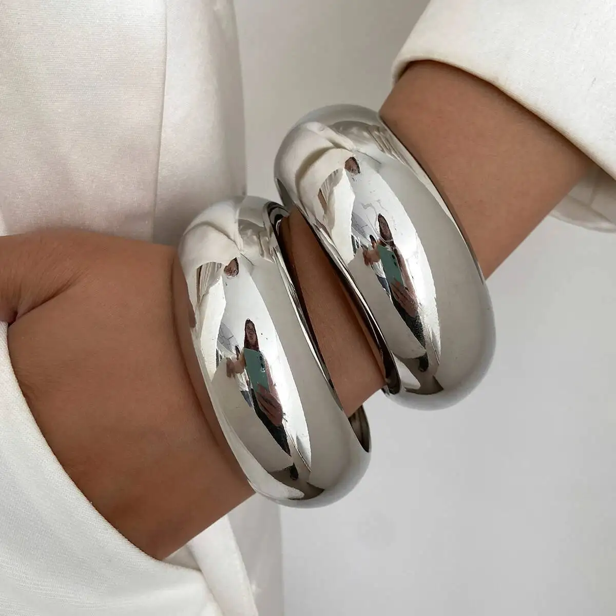 SHIXIN Exaggerated Glossy Big Round Wide Bracelet for Women Punk Geometry Stackable Chunky Bangle Bracelet Party Fashion Jewelry