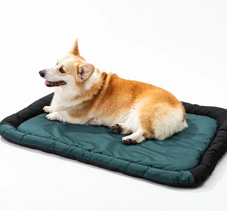 يمكن تفكيك سجادات الكلاب، وغسلها، واستخدمها للنوم في أسرة الكلاب. سجادات نوم صيفية مضادة للتمزق ومقاومة للماء