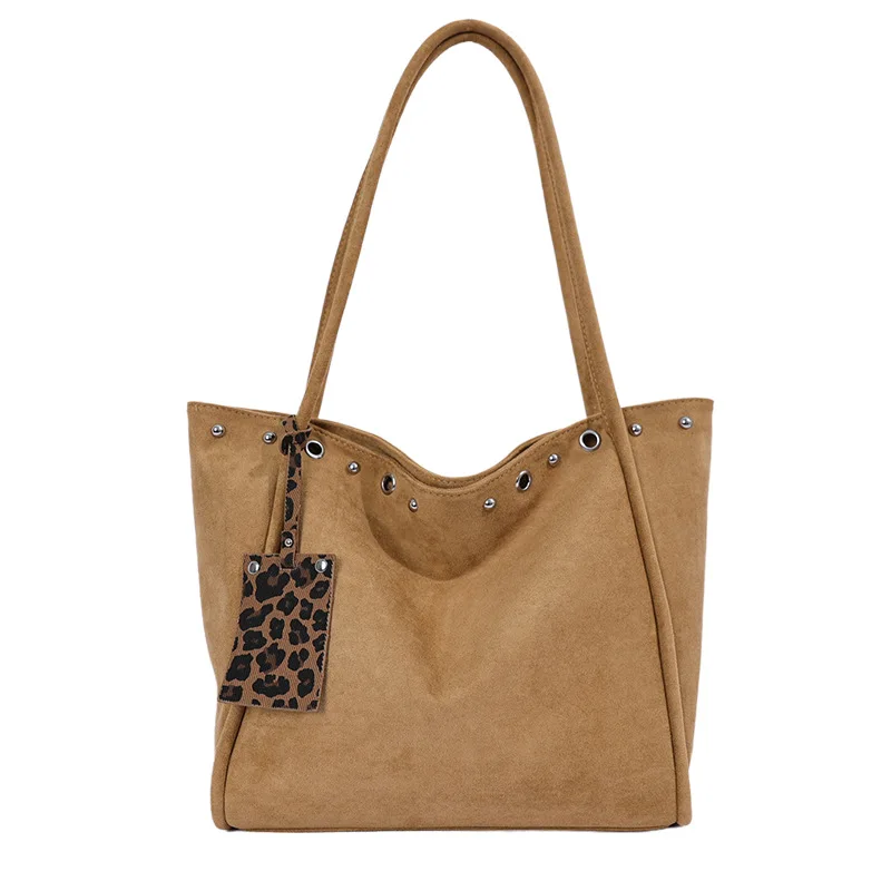 Vintage Rivet Women Totes Large Capacity, Suitable for Daily Commute To Work Handbag, Casual Outdoor Outings, Shopping Trips