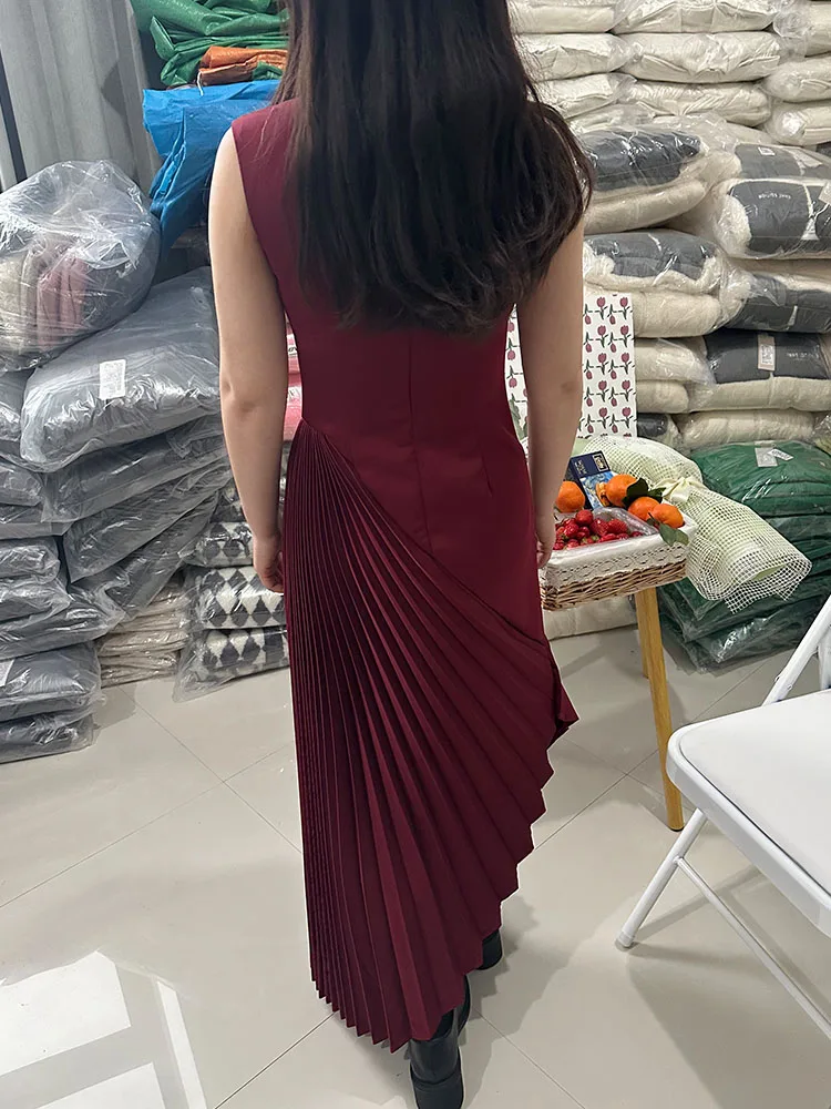 ชุดราตรีสีแดงแบบลำลองสำหรับผู้หญิง แขนกุด คอทรงโอ ไหล่เฉียง จับจีบ เหมาะสำหรับงานเลี้ยง งานแต่งงาน