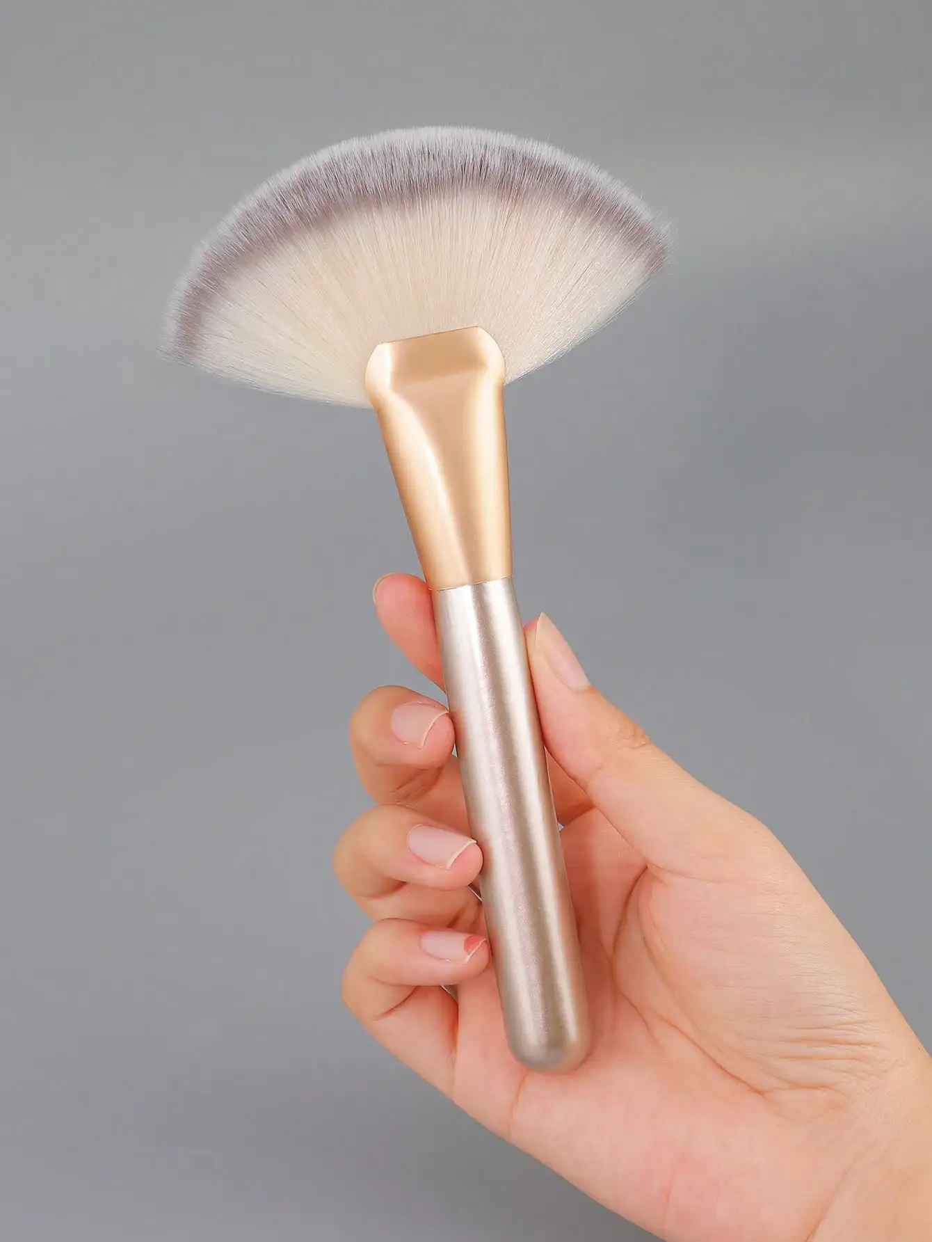 1/2 Stück Große Fächerpinsel für Make-up, Gesichts-Foundation, Rouge, Concealer, Kosmetik-Werkzeuge, Pinsel mit Weichen Borsten