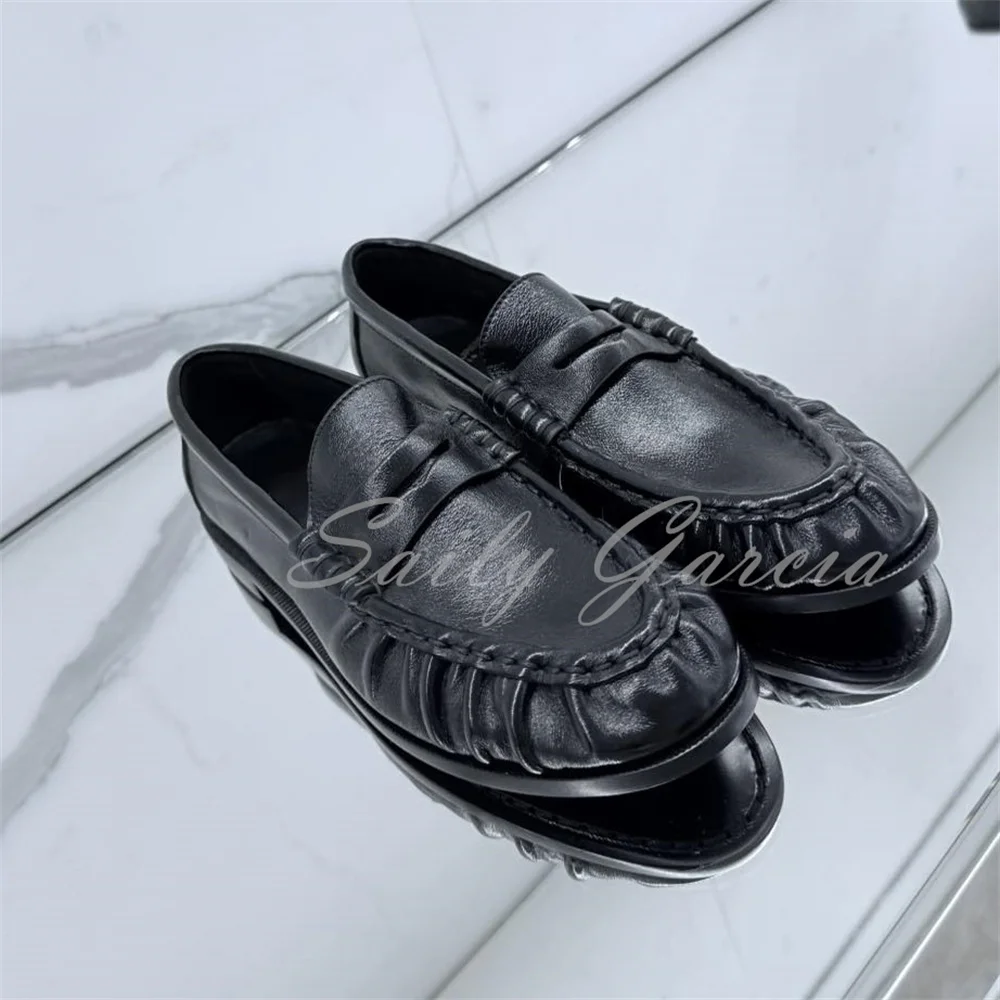 

Dark Retro Pleated Leather Loafers for Men and Women Pointed Toe Thick Heels Casual One Foot Lazy Shoes Slip On Comfort Shoes