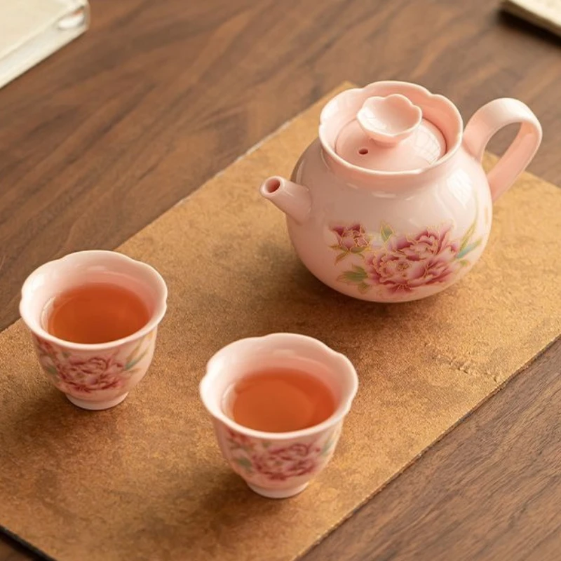 

Керамический чайник с пионом - Изысканный женский набор для заваривания чая, один чайник с двумя чашками, чайный сервиз Gongfu для домашнего использования, чайный сервиз в китайском стиле