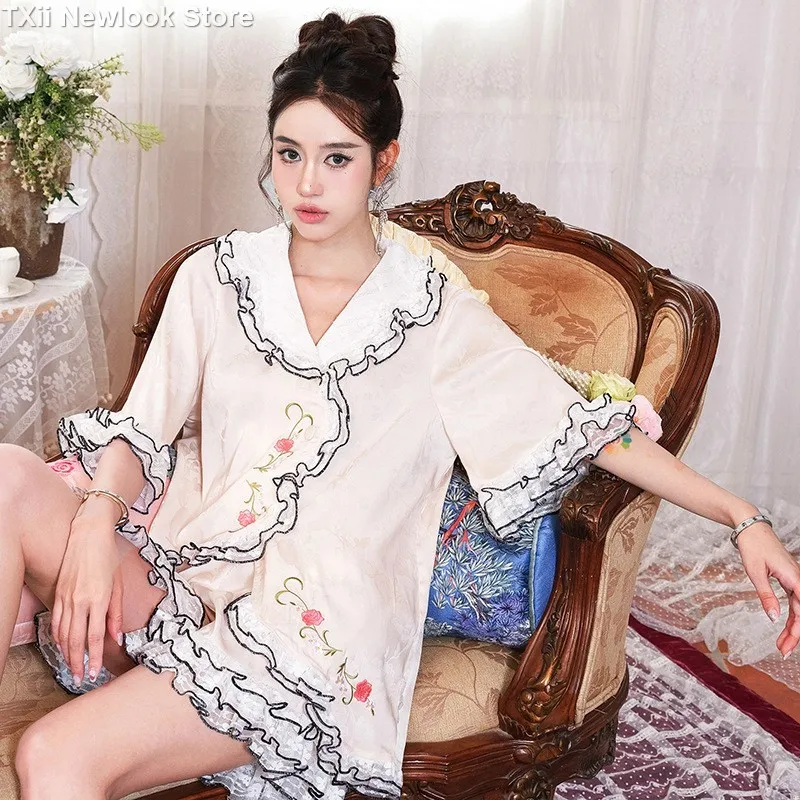 TXii Lace and ruffled embroidery pajamas set, made of ice silk with loose satin finish, can be worn as pajamas or home clothes.