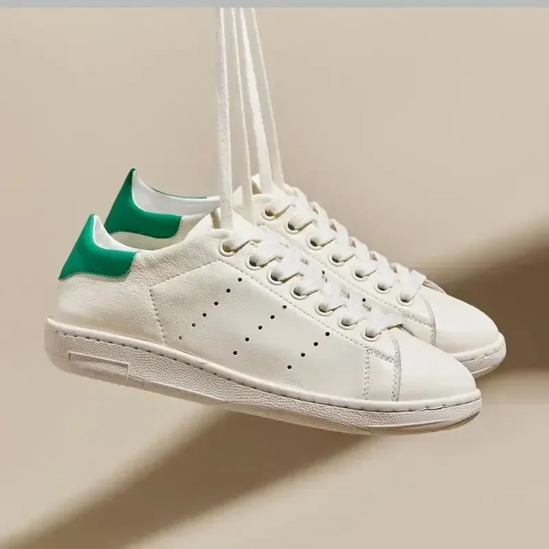 2026 New Unisex Genuine Leather White Sneakers Soft Sole Versatile Flat Casual Board Shoes Large Size