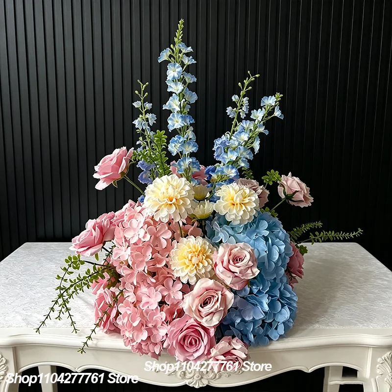 Rosa-weiß-burgunderfarbenes Rosen-Kunstblumenarrangement, Hochzeitstisch-Mittelstück, Blumenstrauß, Party-, Bankett- und Bühnendekoration. – Detail 3