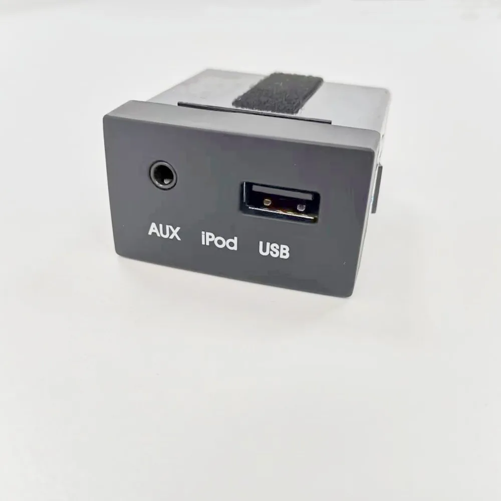 AUX USB Reader iPod AUX Port Adapter for HYUNDAI 2009 i30 961202R000 961202R500