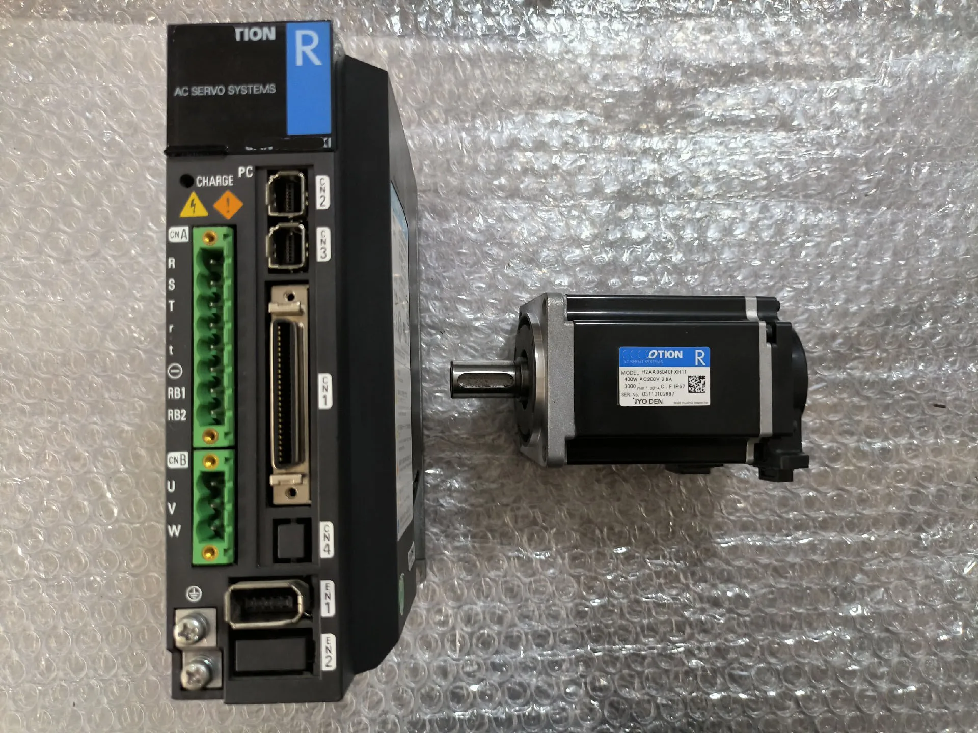 

RS2A03A0AL0WA0 R2AA06040FXH11 Servo Drive for Sanyo