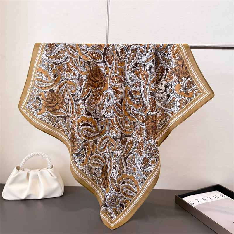 65*65 cm Morbide Sciarpe per la testa Decorazione delle donne Sciarpa quadrata Lusso Paisley Stampa Cotone Sensazione Foulard Caldo Foulard Bandana Cravatta al collo