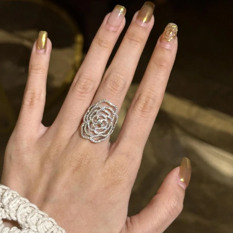 2025 جديد كاميليا تصميم كريستال خاتم للنساء موضة رائجة البيع خاتم من الفولاذ المقاوم للصدأ مجوهرات اكسسوارات هدية للذكرى السنوية