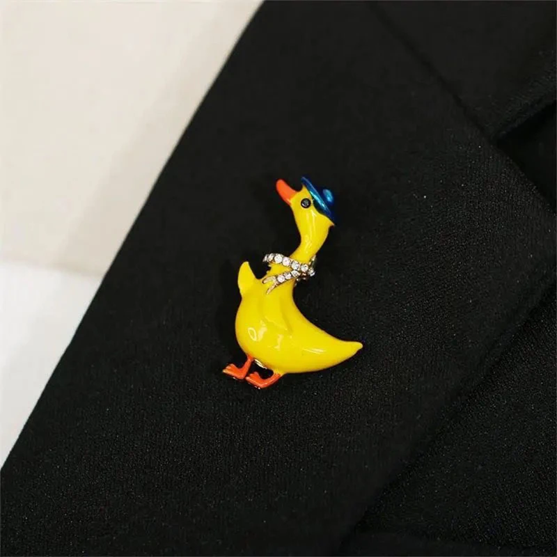 Cute Enamel Yellow Duck Rhinestone Brooches For Girls Kids Creative Cartoon Penguin Blue Fish Plush Toy Brooch Party Jewelry