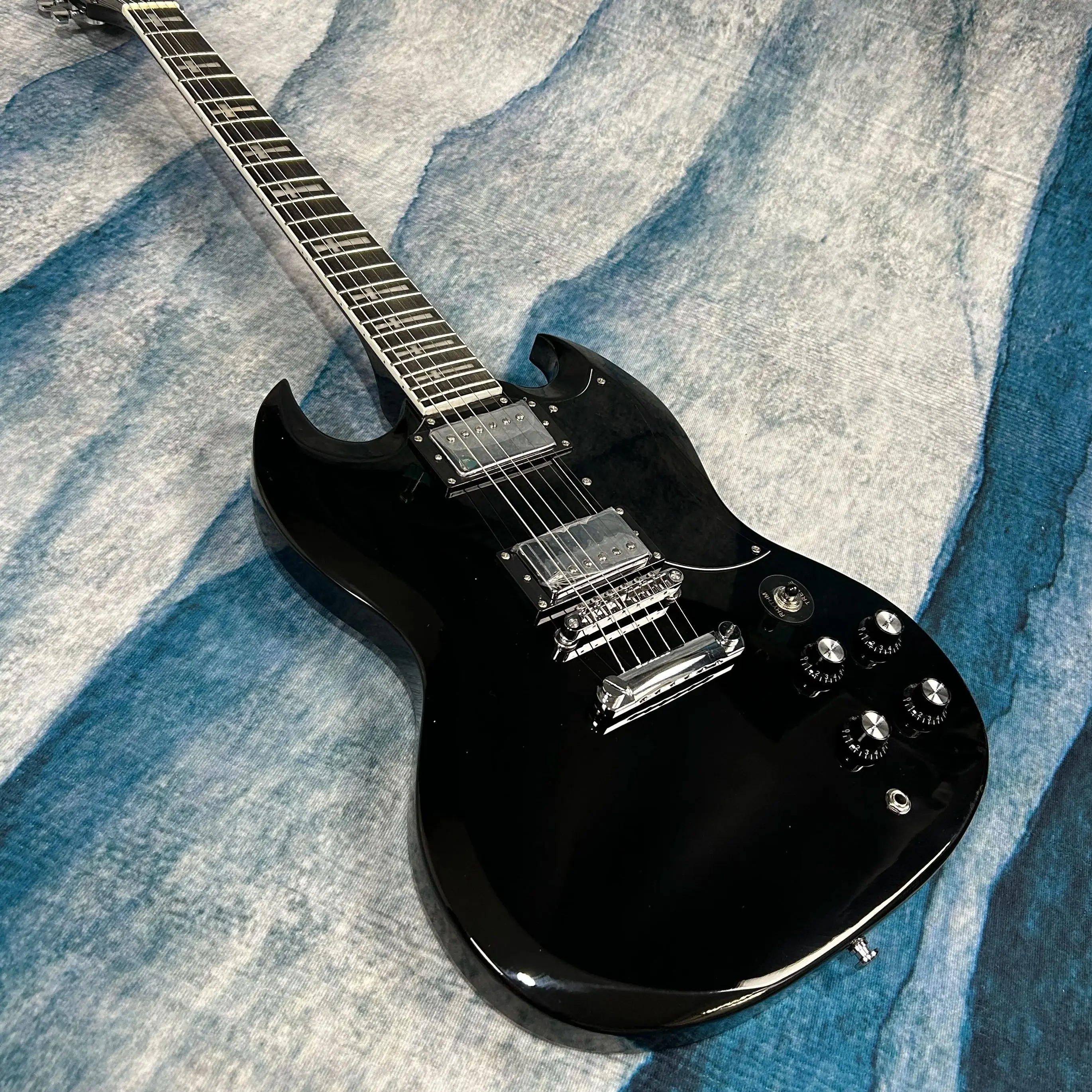 Gitar Listrik SG Hot Sale, Pickup HH, Hardware Chrome, Body Mahoni, Fingerboard Rosewood, 22 Fret