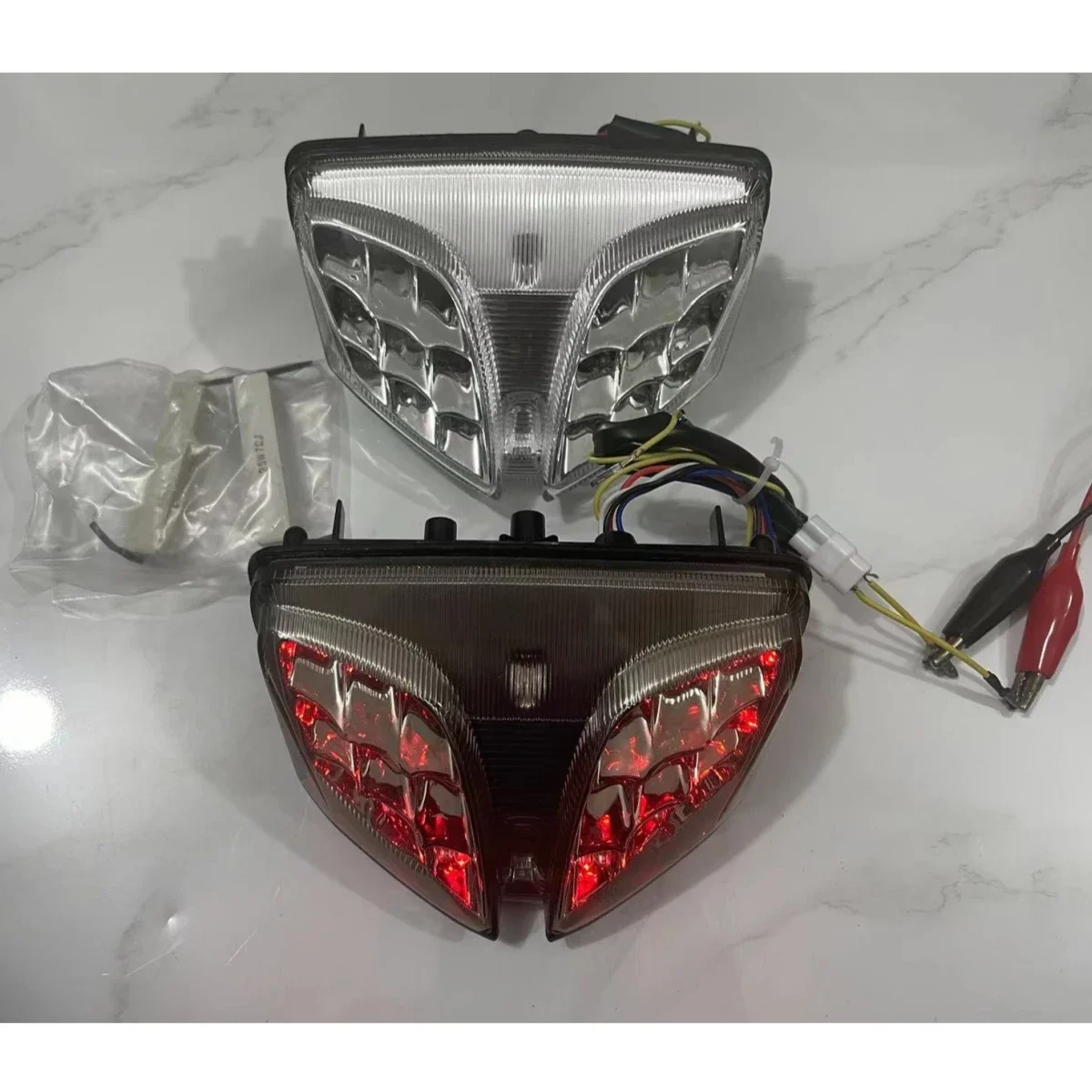 

For Suzuki GSXR600 GSXR750 2008-2013 K8 K11 GSXR1000 K9 2009-2013 Rear Tail Light Brake Turn Signals Integrated LED Light