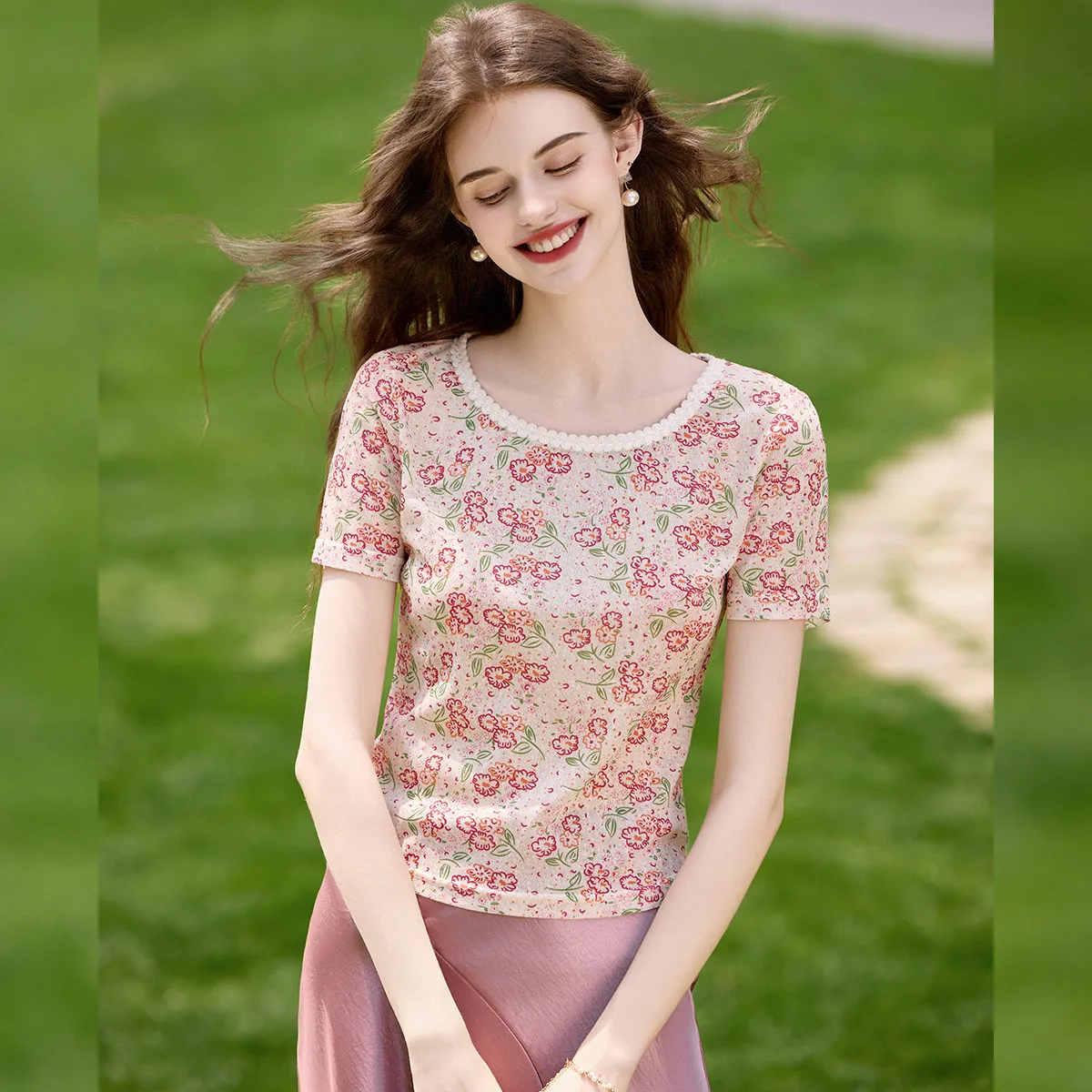 LOUISYAO 2026 Summer Women T-Shirt Sweet Youthful Fashion Round Neck Color Block Lace Trim Short Sleeve Casual Top
