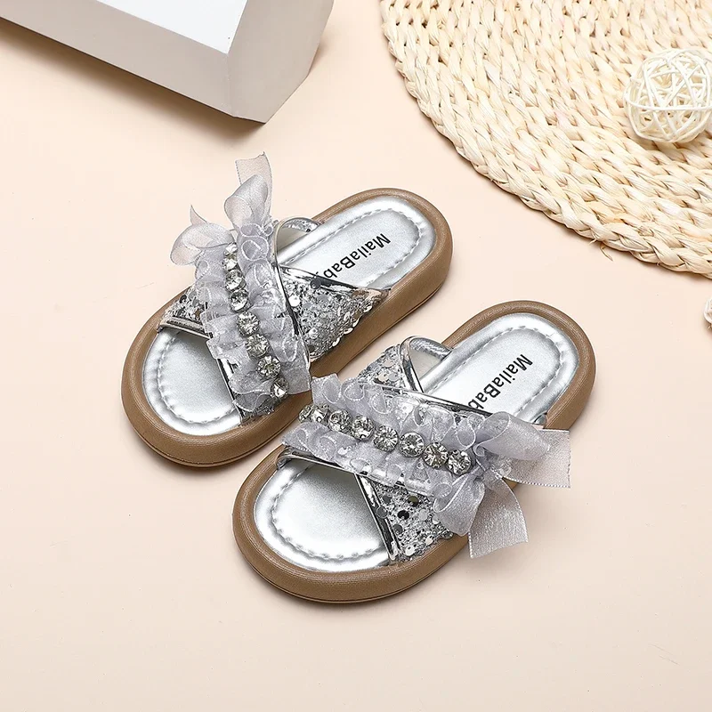 Neue elegante Kinderschuhe Luxus Strass Mädchen Prinzessin Schuhe Sommer Mode Open-Toe Kinder weichen Strand Hausschuhe rutsch fest