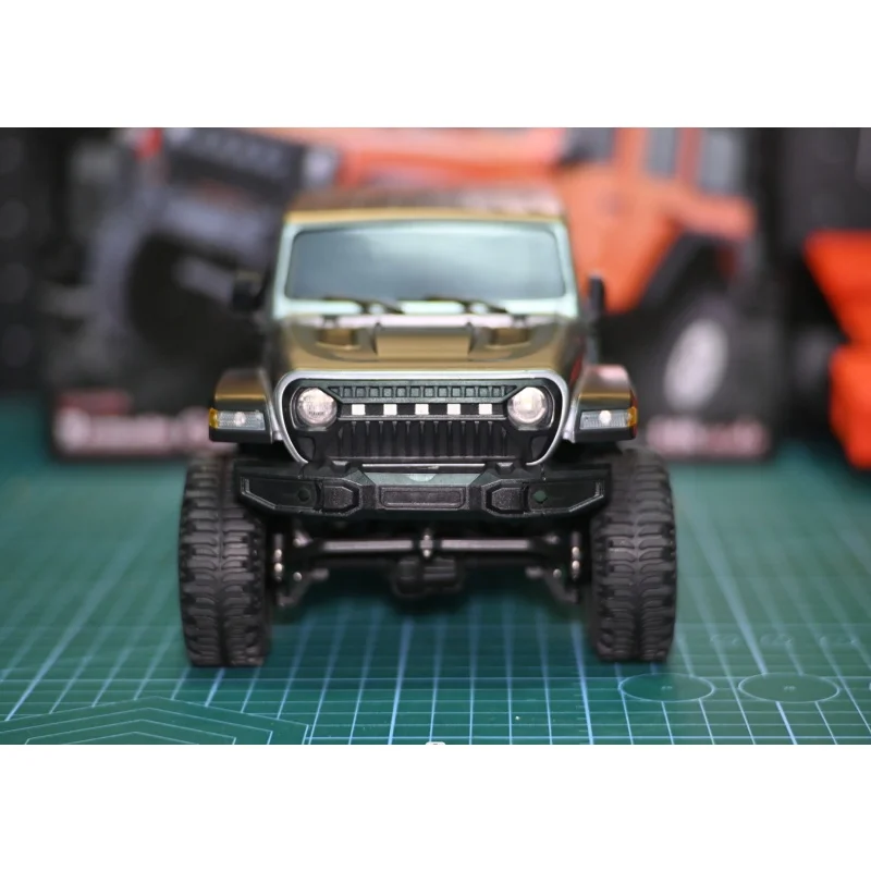 1: 18 Wrangler Simulation Climbing Vehicle Ax-8560 External Carbon Brush 370 Four Channels Strong Power Body Stability Rc Car