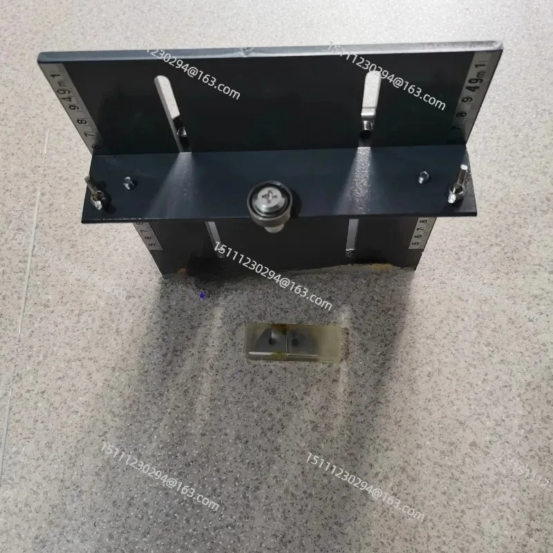 

Plastic floor construction tools, wall trimmer, push according to the wall, two-way cutting 7-20 cm adjustable