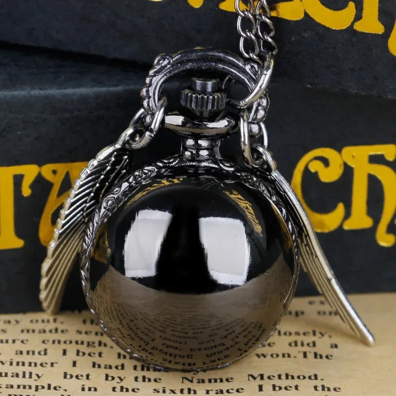 أسود ناعم كروية كوارتز ساعة الجيب أجنحة الأرقام العربية الهاتفي هدايا الطلاب للجنسين خمر قلادة على مدار الساعة الهدايا